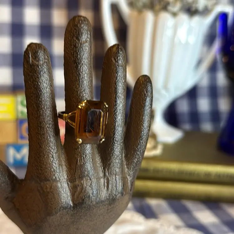 Vintage Avon Ring - Root Beer Glass & Gold-Tone - Size 7