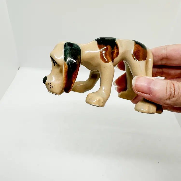 Vintage Porcelain Hillbilly Hound Dog Sniffing Hunting Red Spots Mini Figurine