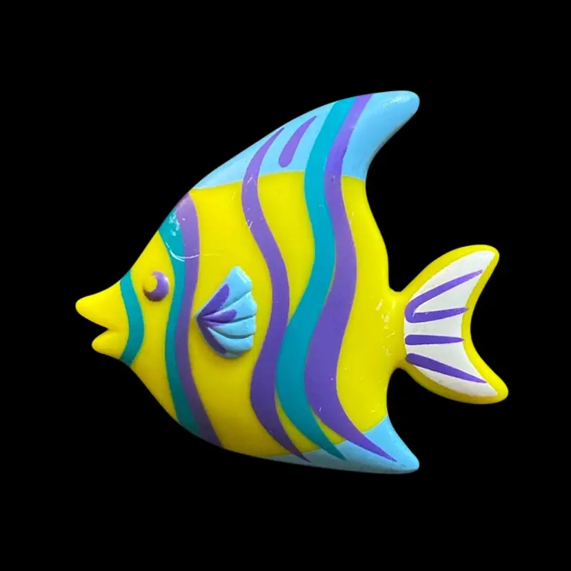 1991 Avon Tropics Angelfish Plastic Brooch - 2”