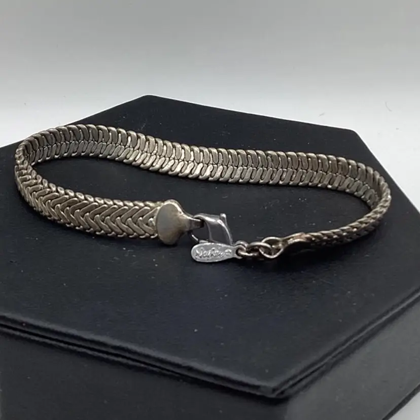 Bracelet Silver Tone Herringbone 7” Napier