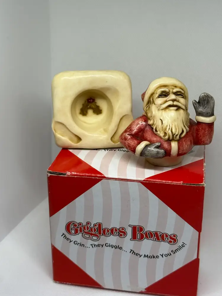 Gigglees Boxes “Kringles” Santa Figurine Trinket Box – Holiday Resin Collectible with Original Box