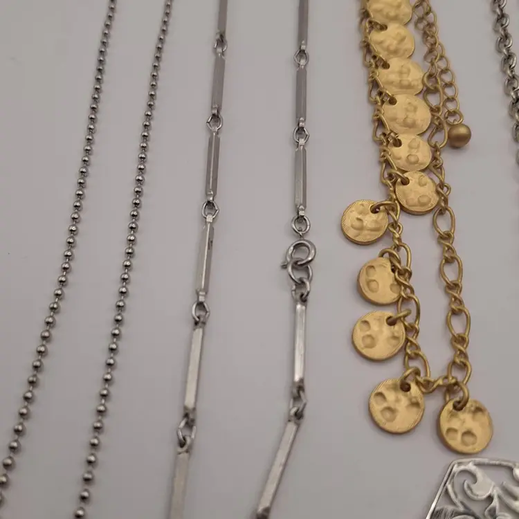 Lot Of 21 Chain Used Unbranded Necklaces