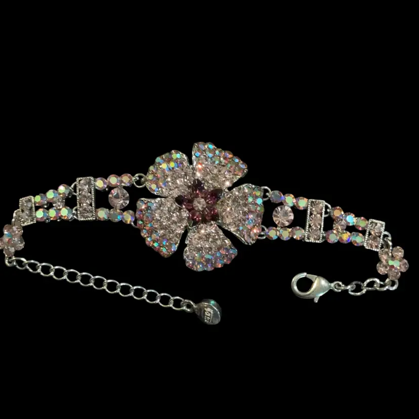 Beautiful SNK Bracelet. Silvertone Floral Flower In Multi Colored Pink & Purple AB Glass Rhinestones.