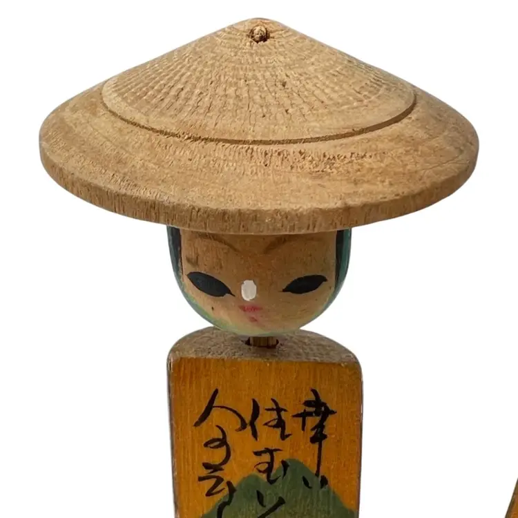 VINTAGE KOKESHI 
FIGURINE DOLLS
Japan