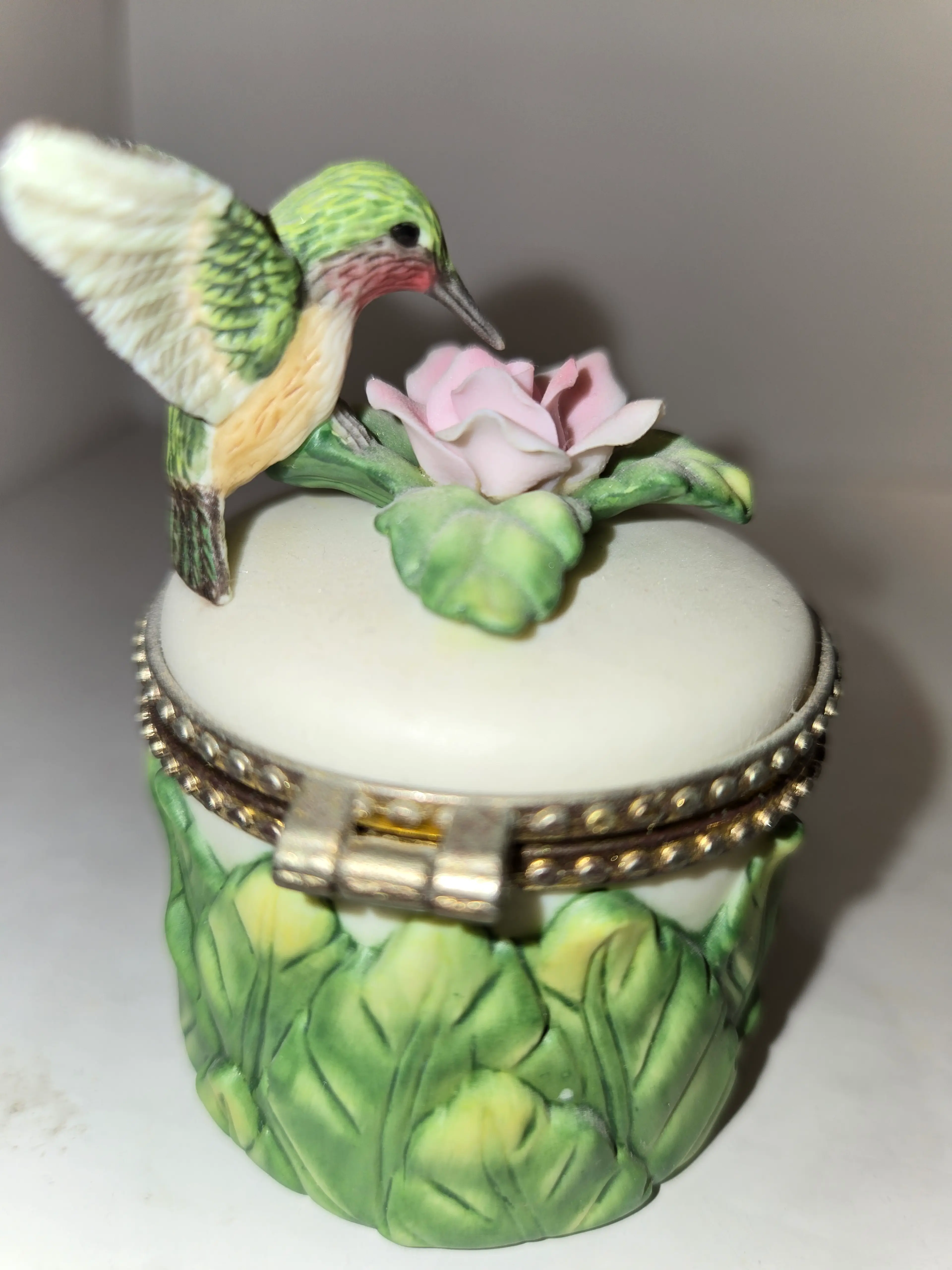 Image 2 of 6