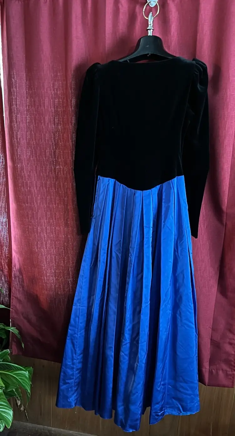 Vtg Sz 6 Laura Ashley Long Sleeve Black Velvet Bodice Royal Blue Satin Skirt NOS