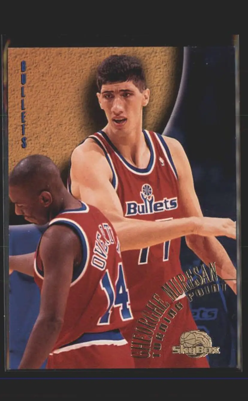 1995-96 SkyBox Premium #142 Gheorghe Muresan - (137) - Washington Bullets