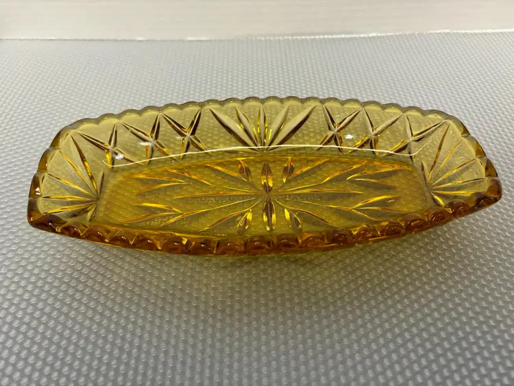 Hazel Atlas Prescut Gold Pattern Celery Dish