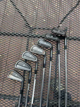 Bridgestone Limited Edition J36 Black Cavity Back 4-P