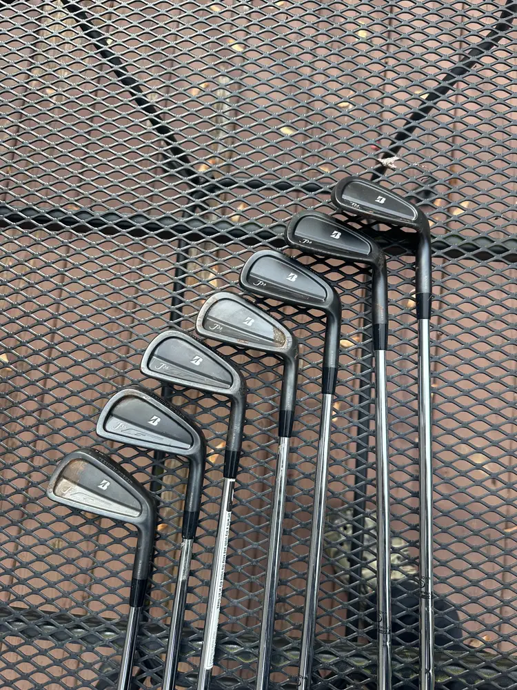 Bridgestone Limited Edition J36 Black Cavity Back 4-P