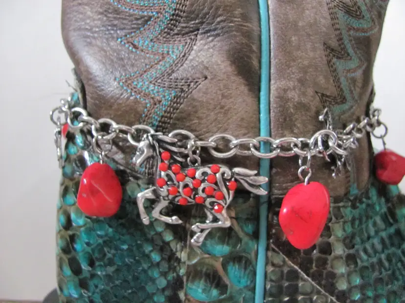 BOOT CHARM BRACELET NIP