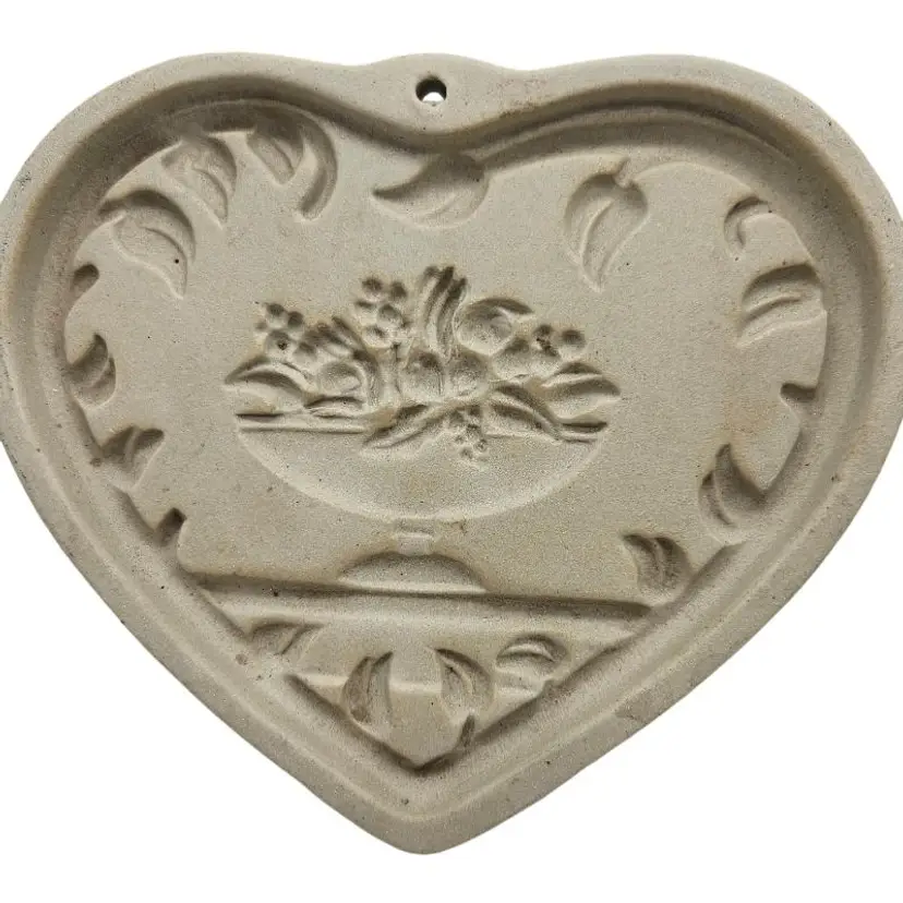 Pampered Chef Heart-Shaped Stoneware Cookie Mold