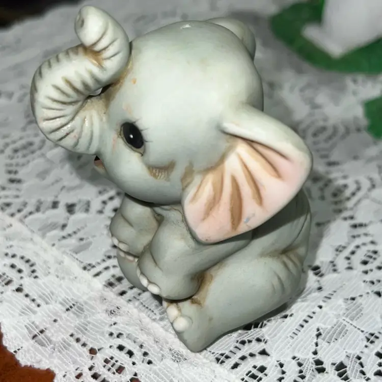 Vintage HOMCO ELEPHANT 3” Tall