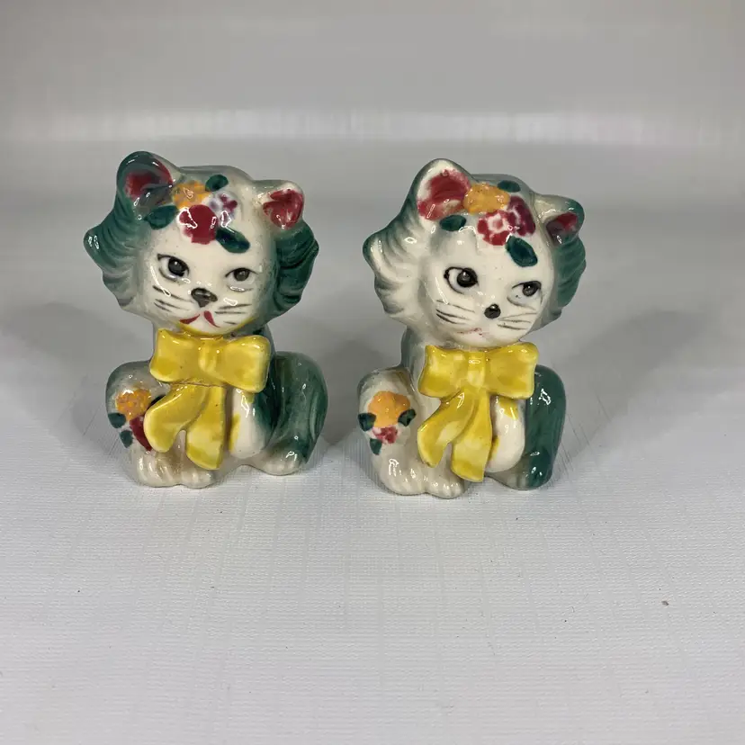 Cat Kitten Salt Pepper Shakers Made Japan Nov Co Cottage Core Vintage READ