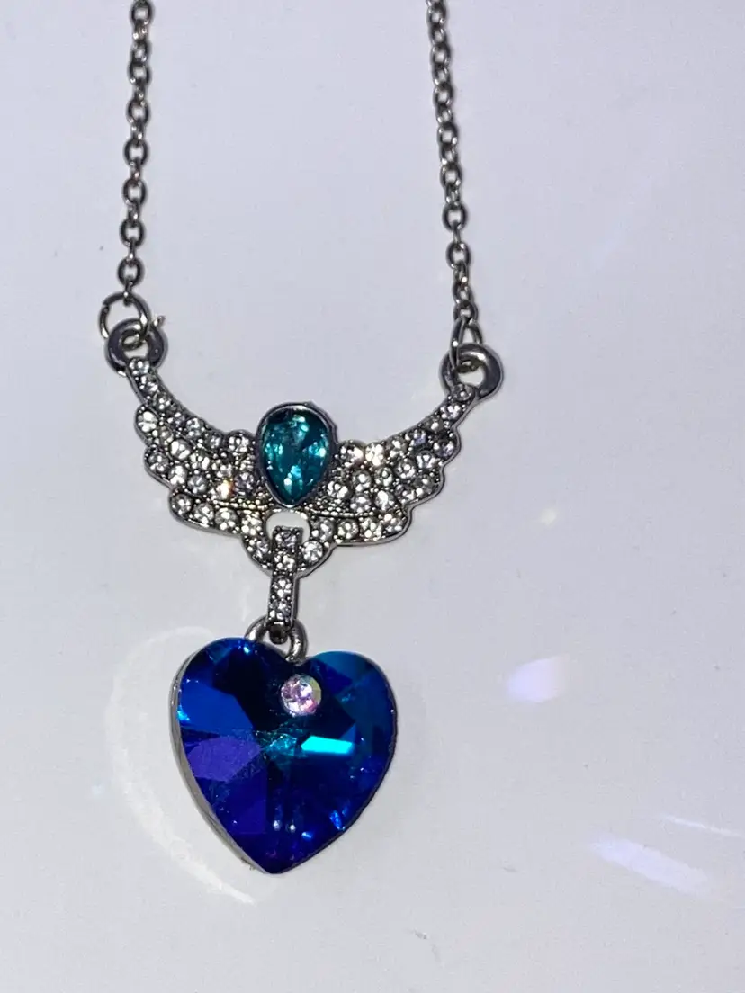 Rhinestone Fairy Wings With Beautiful Dangling Heart On An 18” Silvertone Chain Lobster Clasp Closure Plus A 2” Extender!