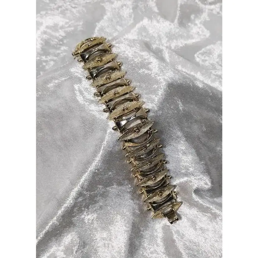 Vintage 1962 Sarah Coventry "Egyptian Temptress" Gold Tone Bracelet - Signed