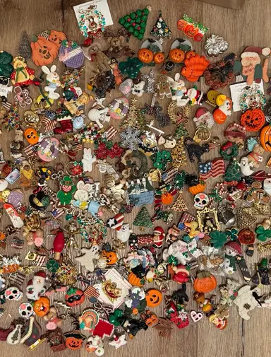 All Holiday Brooch Explosion!