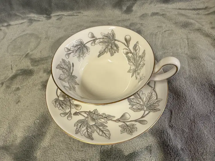 Vintage Wedgwood Ashford W4106 Demitasse Tea Coffee Cup & Saucer Vine England
