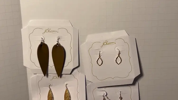 Lot Of Fashion Jewelry Sets, Earrings, Hair Accessories And A Brooch