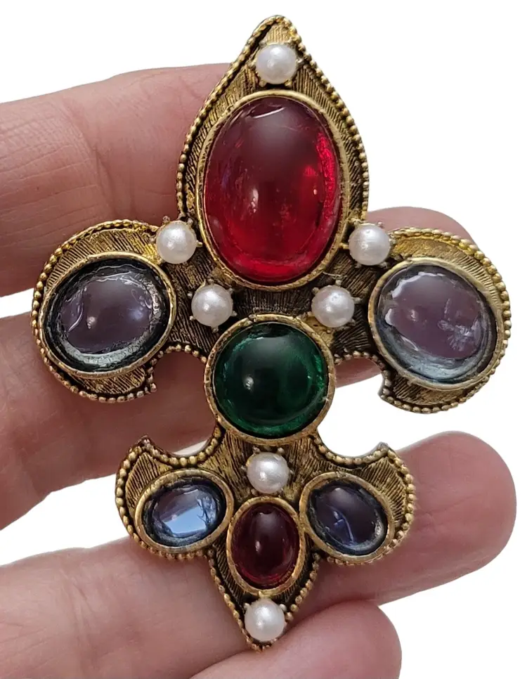 Vintage Gold Tone Fleur De Lis Glass Cab Faux Pearl Brooch E619