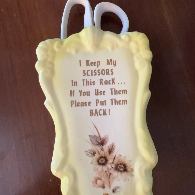 Vintage Ceramic Wall Pocket For Scissors! 7” x 4.6”