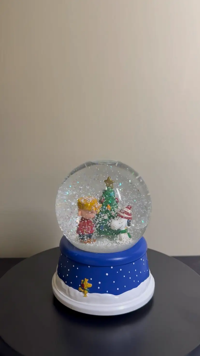 Hallmark PEANUTS Christmas 50th Anniversary Musical Snow Globe Charlie Brown & Snoopy 
6” T x 4-3/8” W