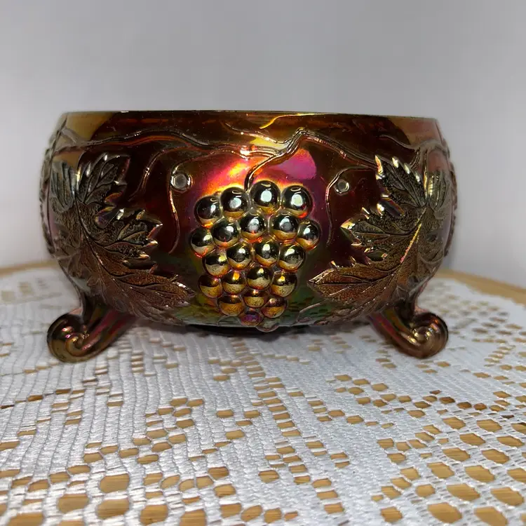 Vintage Fenton Violet Carnival Glass “Vintage” Pattern 3 Footed Fern Bowl