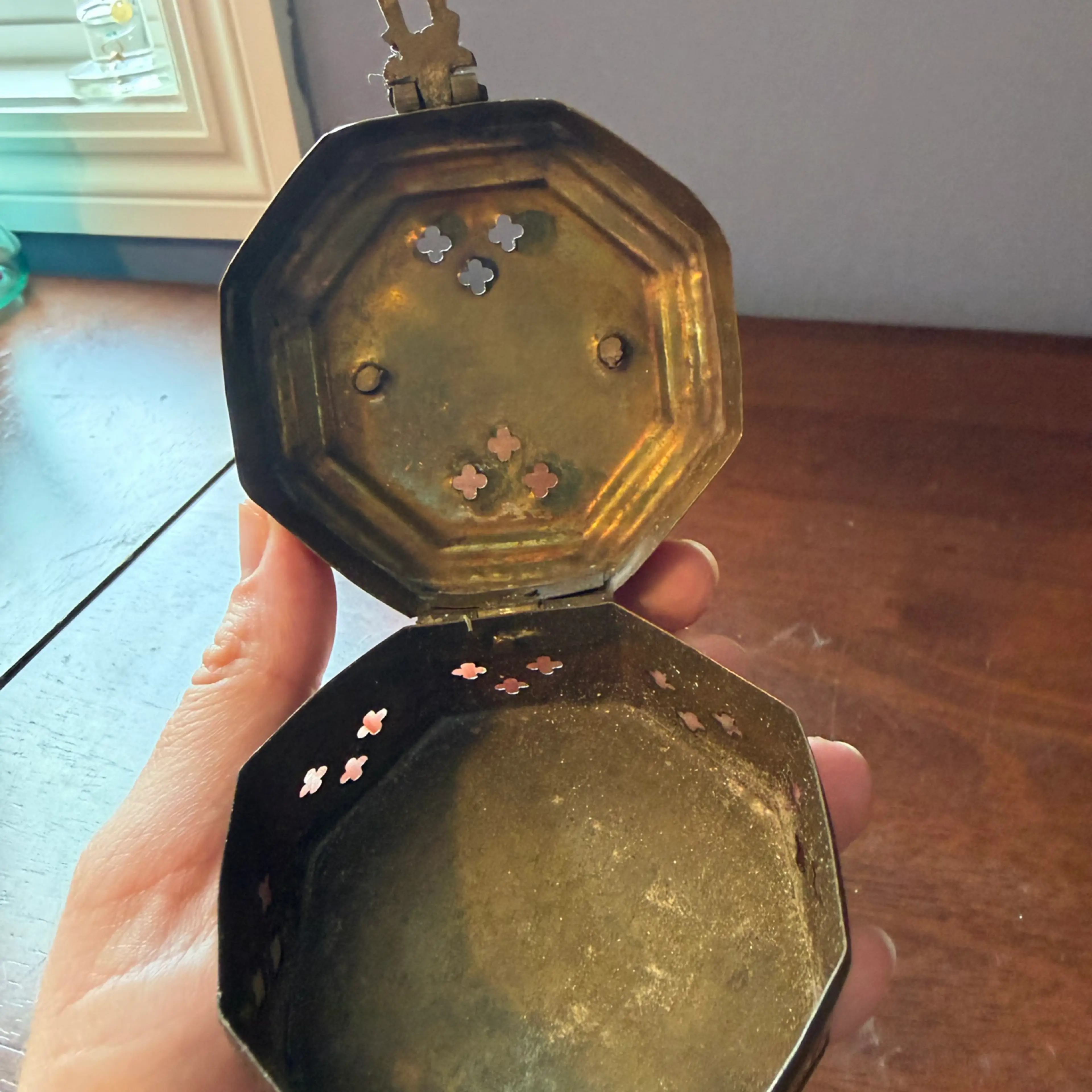 Image 3 of 4