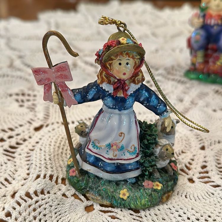 Whimsical and charming set of 3 nursery rhyme ornaments features classic nursery rhymes and characters from the Mother Goose collection. The ornaments are designed as shelf setters Or hanging ornaments, adding a decorative touch to any nursery or child's decor Or your Christmas Tree