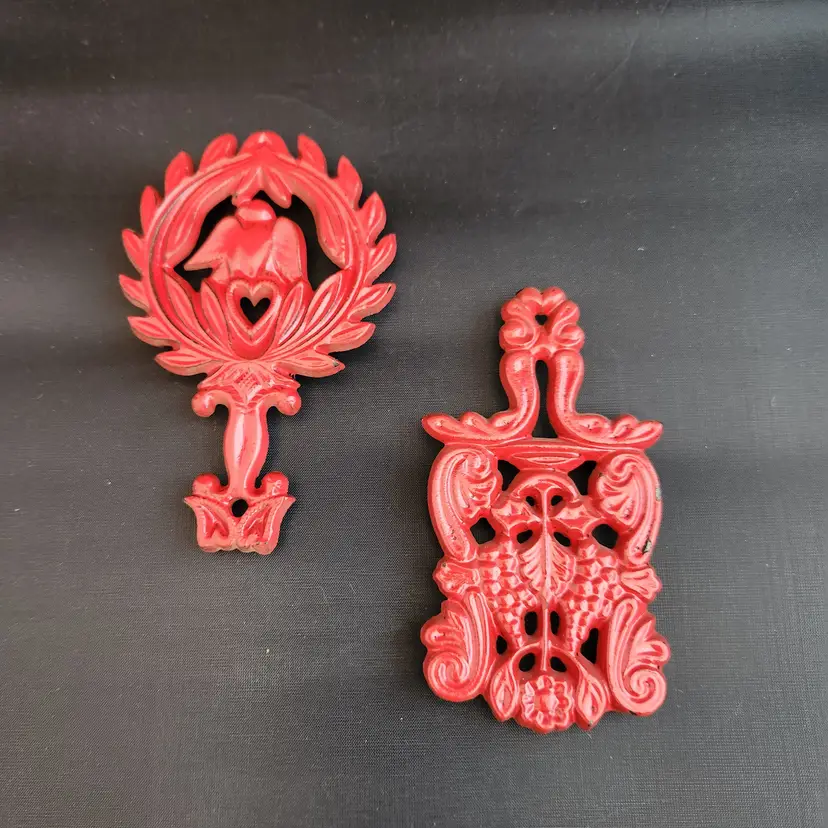 Cast Iron Eagle & Grapes Mini Footed Trivets Red Enamel Set of 2 by Virginia Metalcrafters Vintage Folk Art Wall Hanging Pennsylvania Dutch