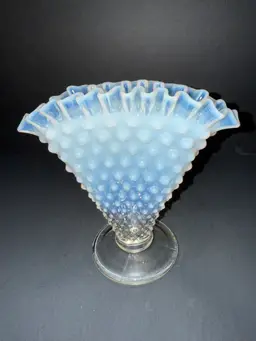 Fenton White/blue Opalescent Fan Vase