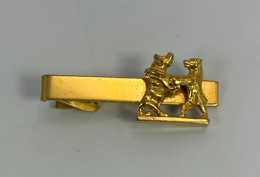 Vintage Gold Tone Bull and Bear Tie Clip