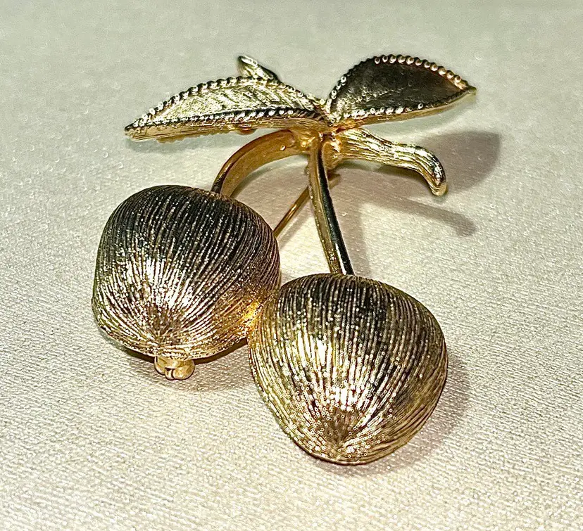 Vintage Sarah Coventry Gold Tone Double Cherries Brooch
