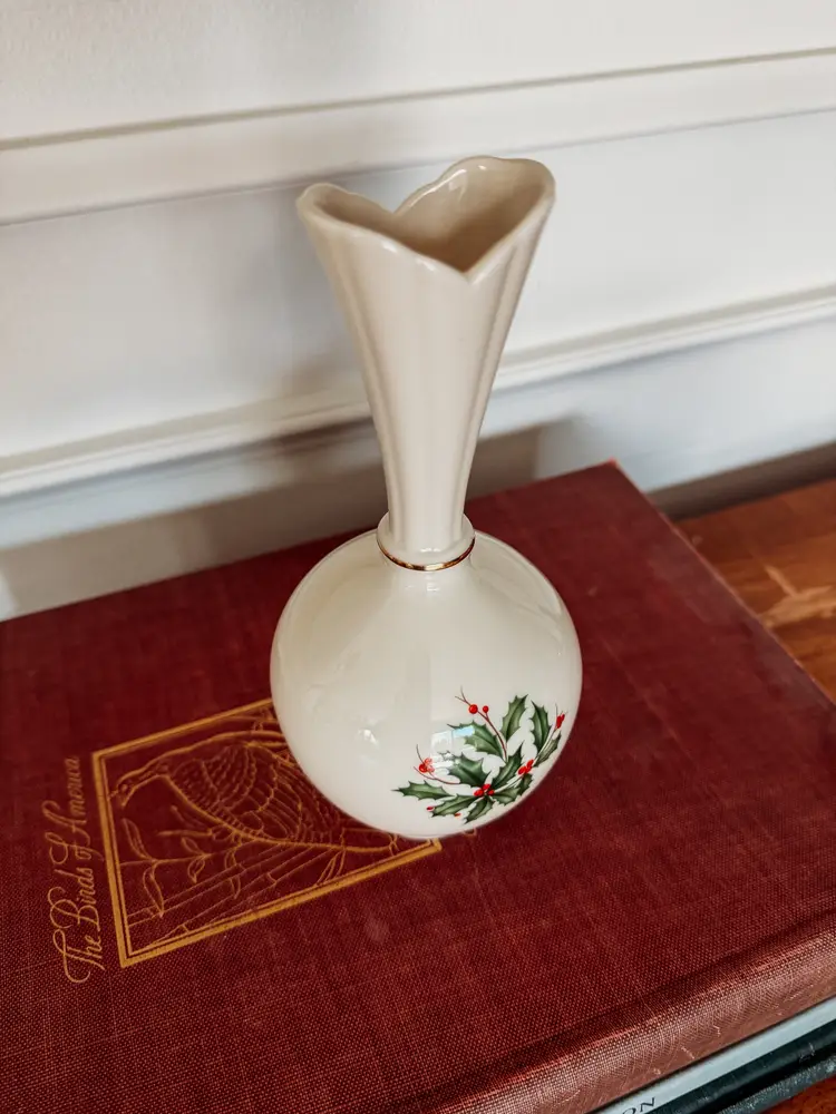 Lenox Holiday Christmas Bud Vase with 24k Gold Trimmed