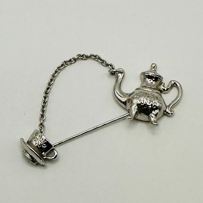 A035 - Avon Silver-tone Tea Pot & Cup Stick Pin