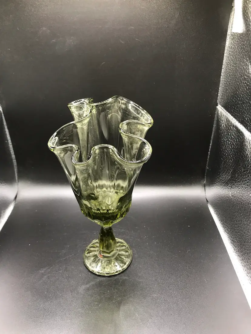 Vintage Fenton light colonial Green Footed Handkerchief Glass Vase