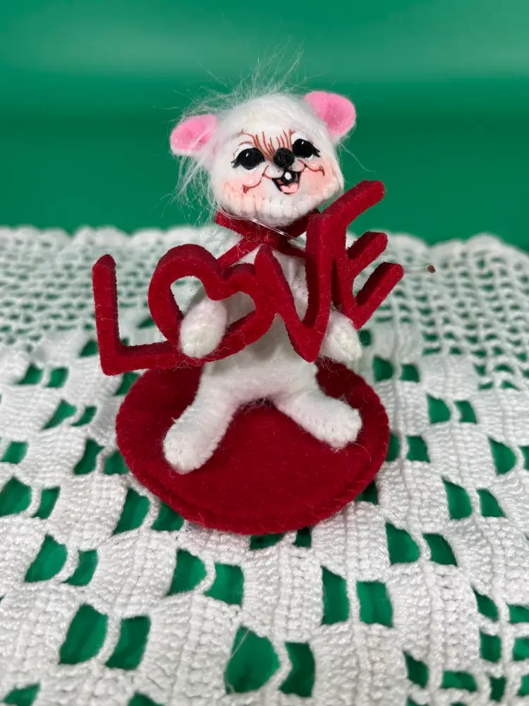 Vintage Annalee Love Mouse