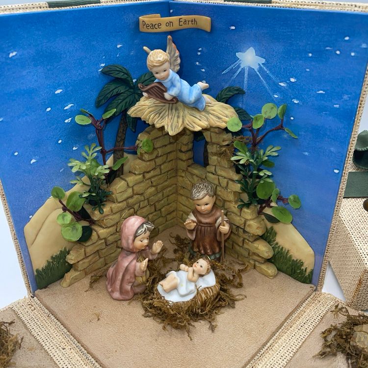 Berta Hummel Nativity Showcase Gift Box By The Ashton-Drake Galleries 2004