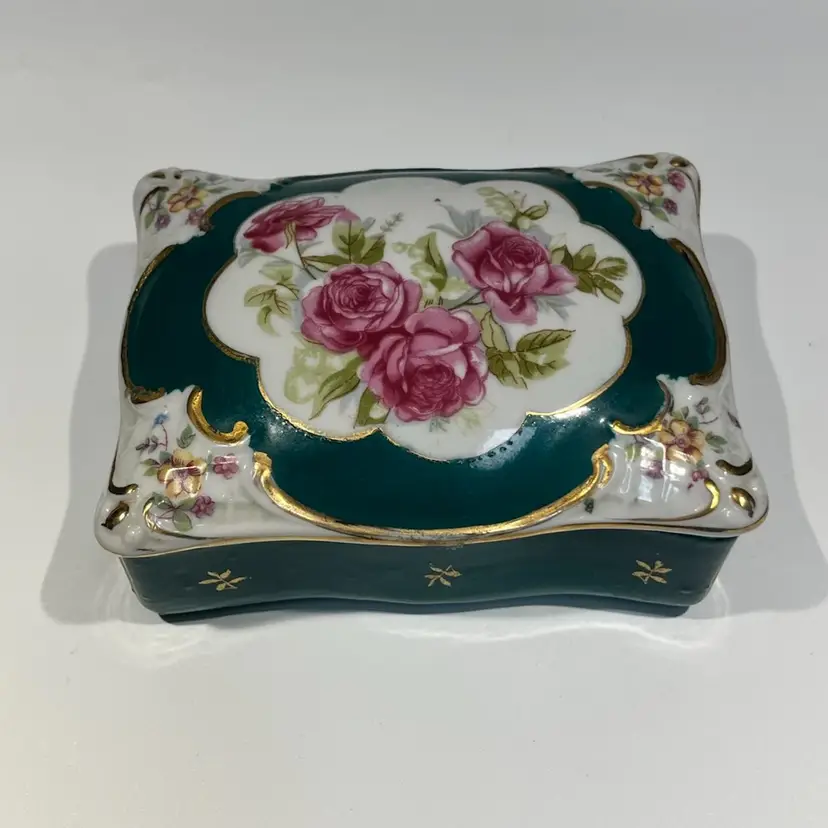 Paul Ux-  Roses, Green & Gold Accent Lidded Trinket Box- Made in Occupied Japan-vintage