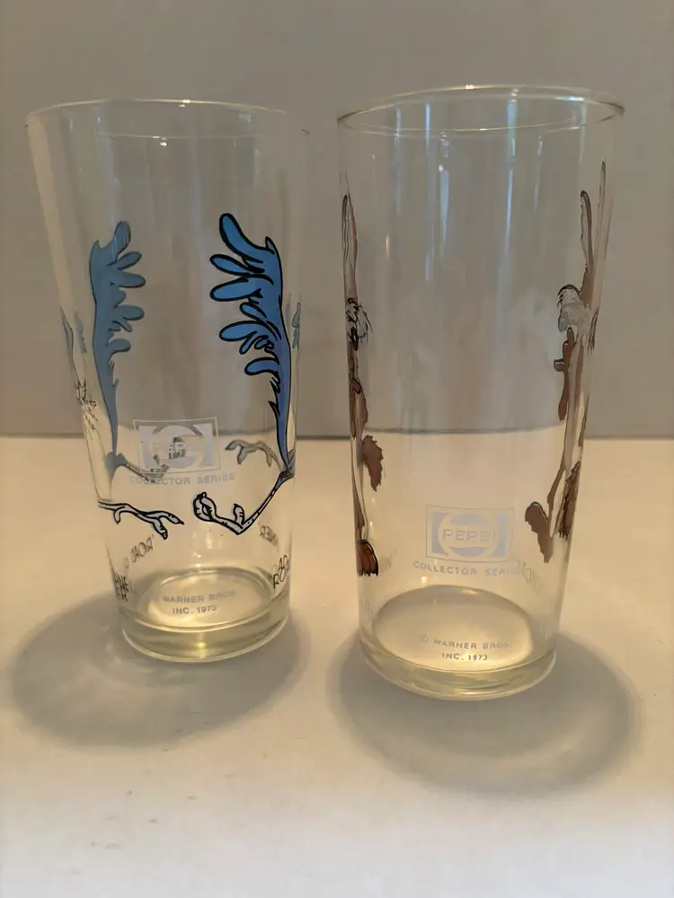Vintage Pepsi Collector Series Set of 2 Drinking Glass Road Runner,Wile E Coyote