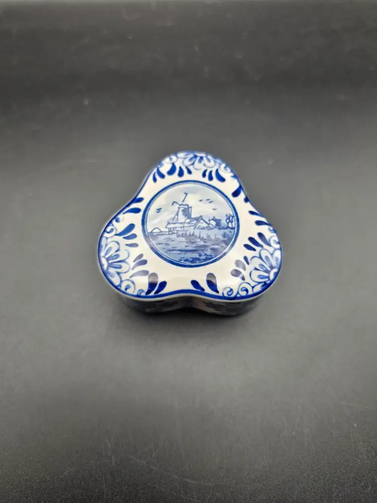 Delft Triangle Trinket Box