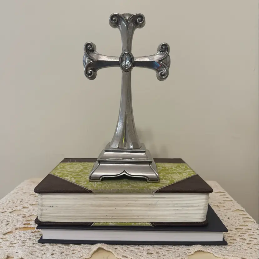 Lenox Silver-plated Cross (8x4.5 In)