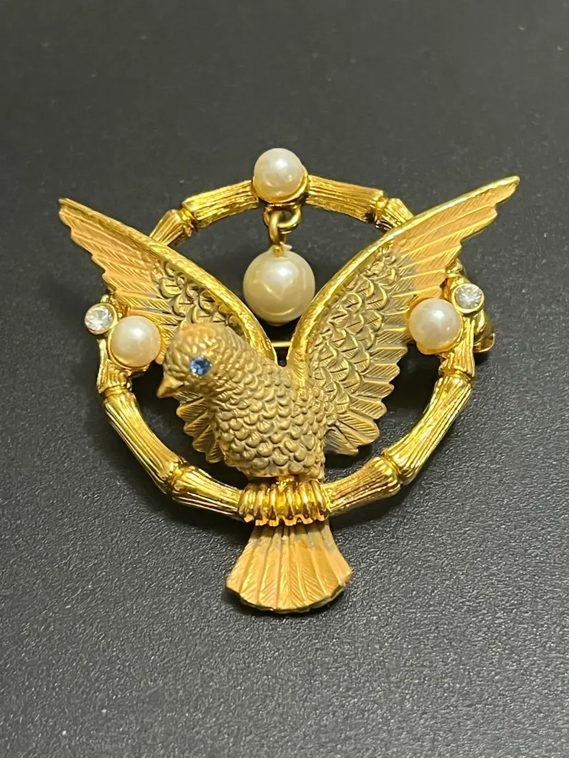 Joan Rivers “Peace Dove” Brooch Bamboo Style Circle Simulated Pearls And Rhinestones