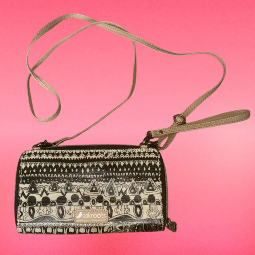 SAKROOTS Wristlet Or Crossbody Small Purse 8β x 5β (like new condition)