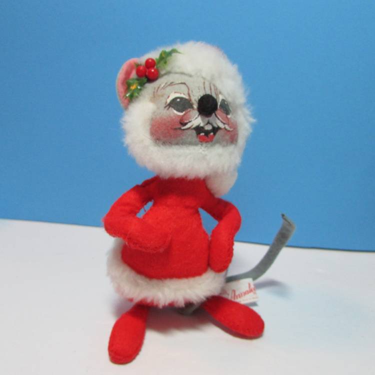 vintage Annalee Santa Christmas grey mouse figure