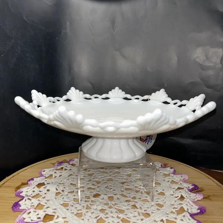 Westmoreland Ring And Petal Server On A Pedestal