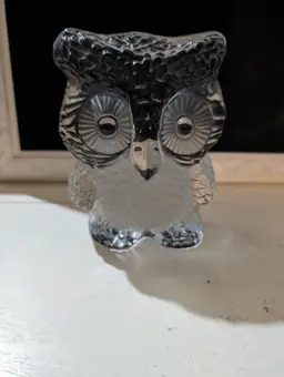 Vintage Viking Frosted And Clear  Glass Owl Figurine. (Glows Under UV Light)