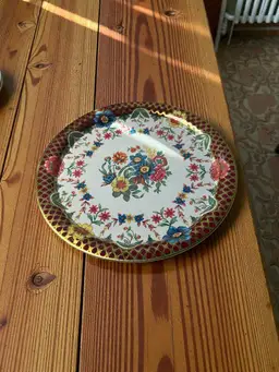 019 Daher metal 10 round floral tray, 1970s 10 inches