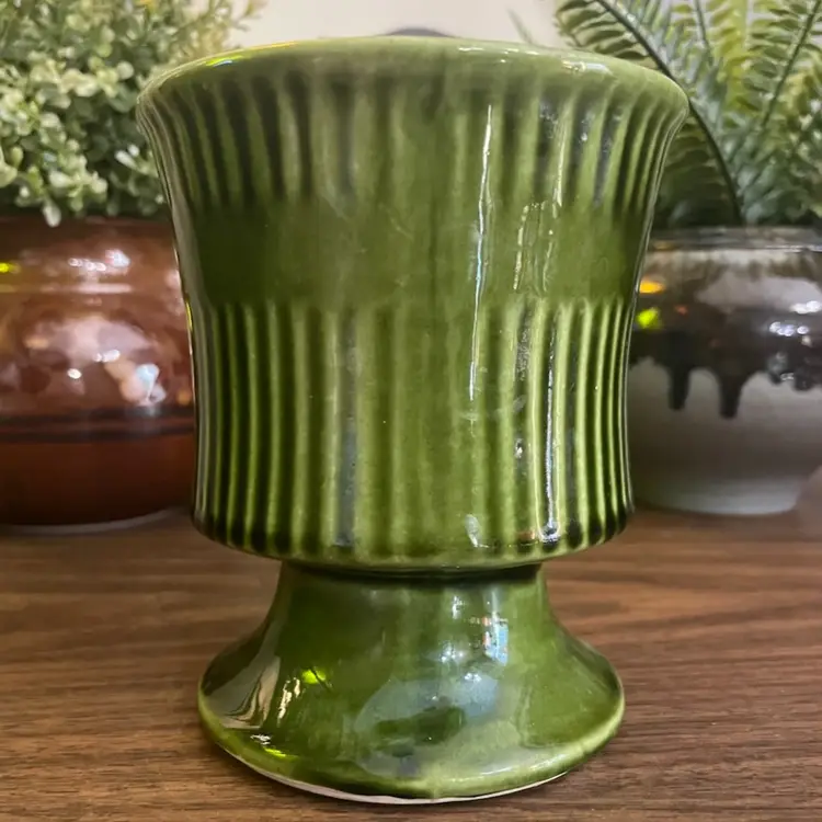 Vintage Mid-Century USA Pottery Green Ribbed Pedestal Textured Bowl Planter MCM