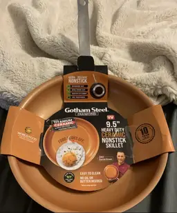 Gotham Steel 9.5" Non-Stick Titanium Frying Pan, Brand New. Excellent Condition